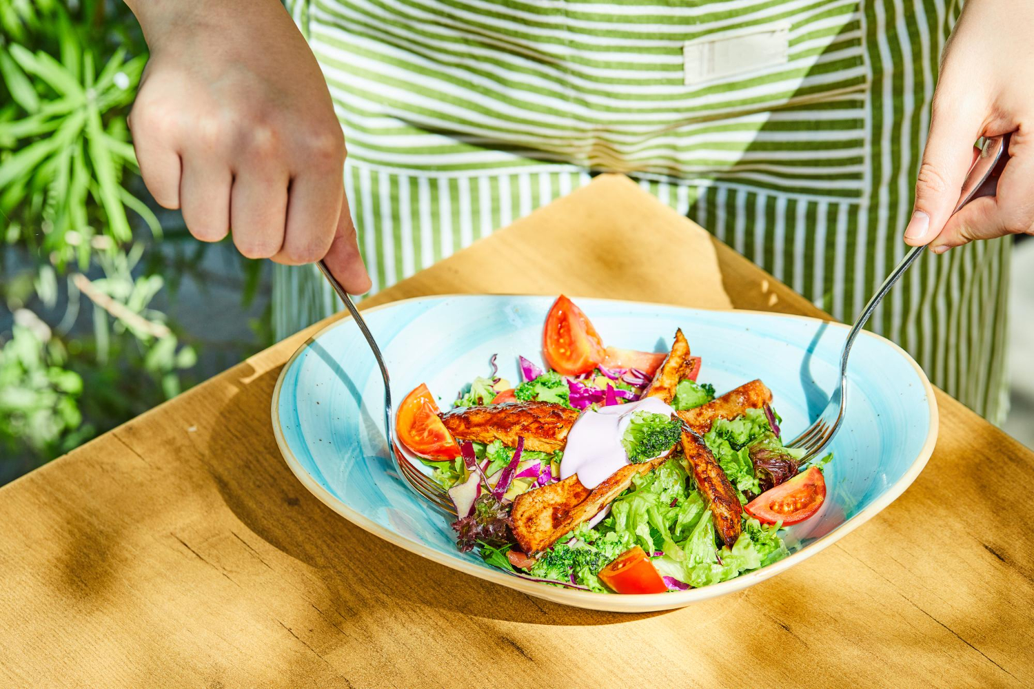 كوكيز الشوكولاتة بالزبدة البنية المفضلة لديك، وجبة إفطار يومية